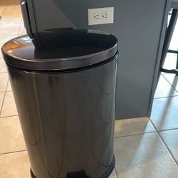 10.5 Gallon Trash Can, Oval Kitchen Step Trash Can