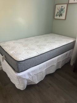 Twin size mattress w/ baseboard & iron bed frame