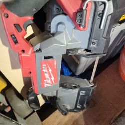 Band saw  Milwaukee 