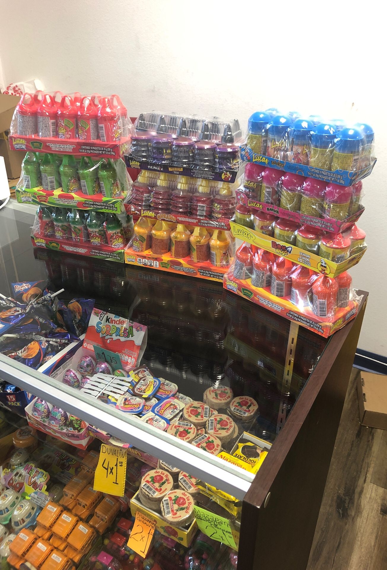 Variedad de dulces mexicanos