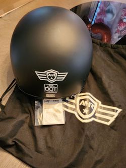 Motorcycle helmet