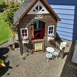 Free cedar toddler playhouse