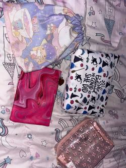 4 makeup bags