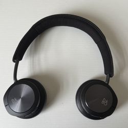 Bang & Olufsen BeoPlay H8i Wireless Headset - Black