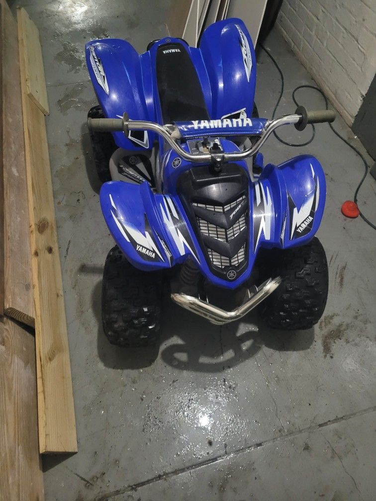 Yamaha Raptor ATV 12-Volt Battery-Powered Ride-On

