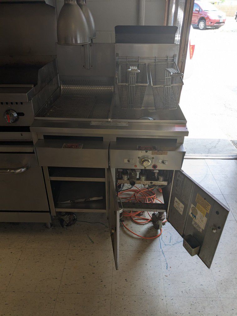 Commercial Deep Fryer And Drop Station 