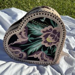 Mexican Embroidered Leather Purse / Bolsa de Piel