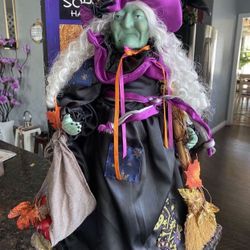 HALLOWEEN WITCH FIGURE WITCH FIGURINE BRUJA