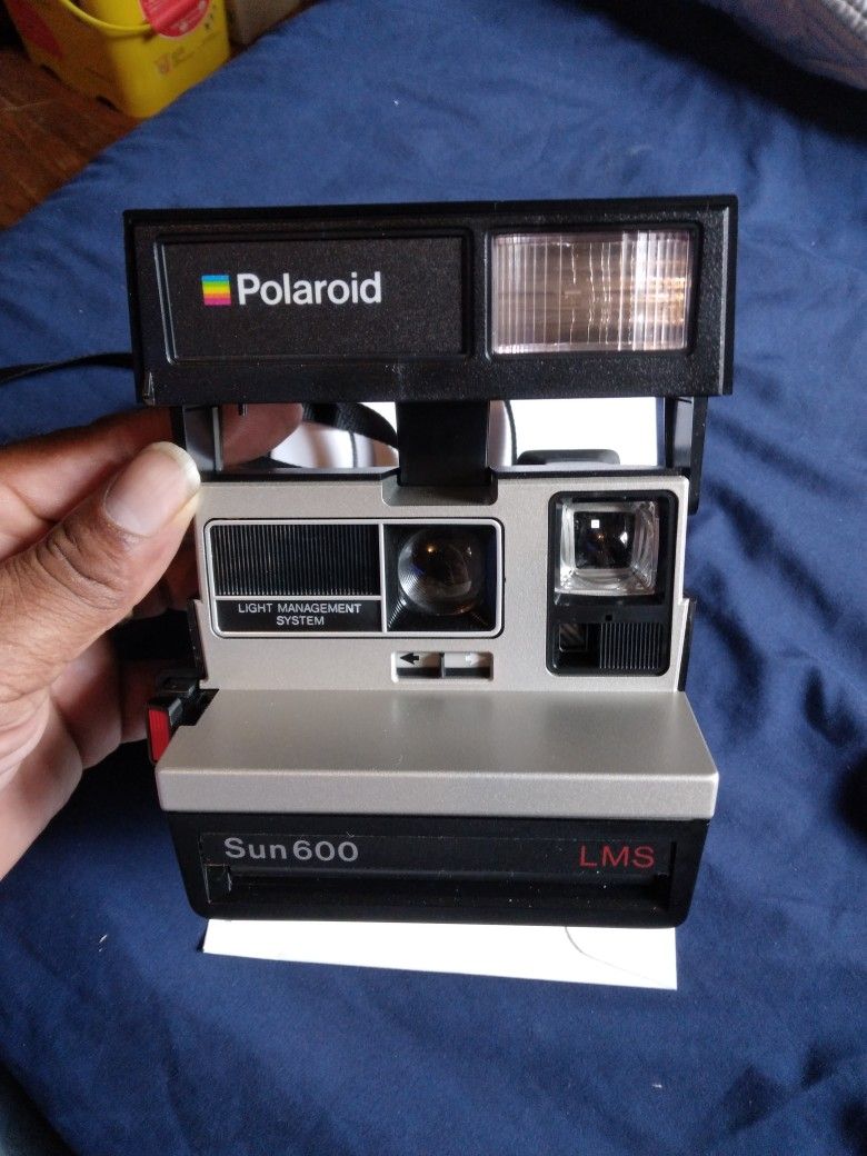 Polaroid Sun 600 Camera