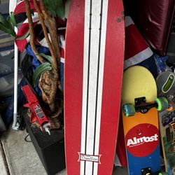 Dewey Oversized Skateboard 