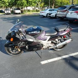 Suzuki Hayabusa 2004 13,000 MI