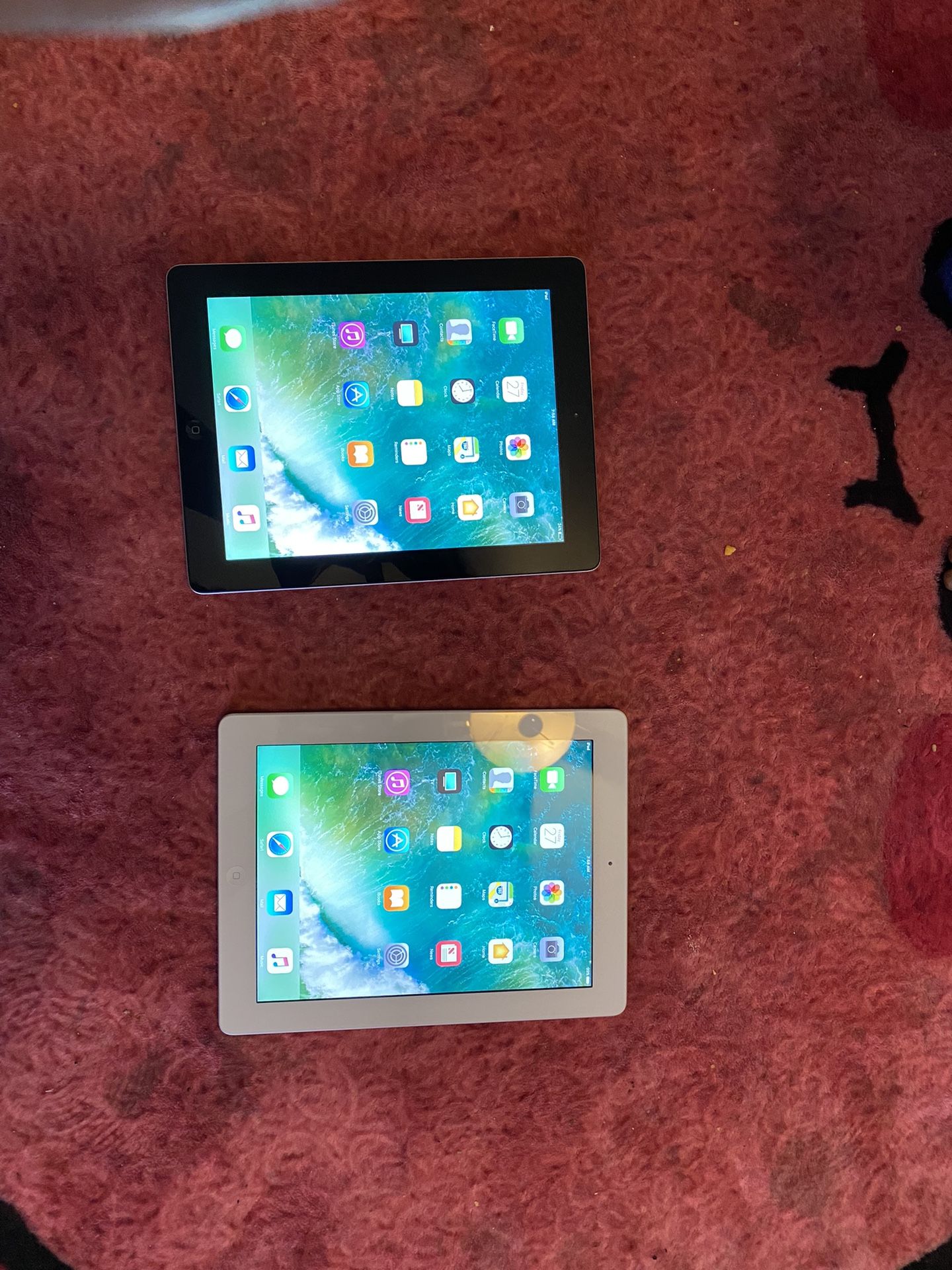 BOTH IPADS FOR 150$ (80$ EACH)