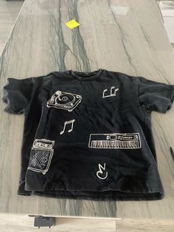 Forever 21 Men’s Oversized Music Black Graphic T-Shirt – Medium