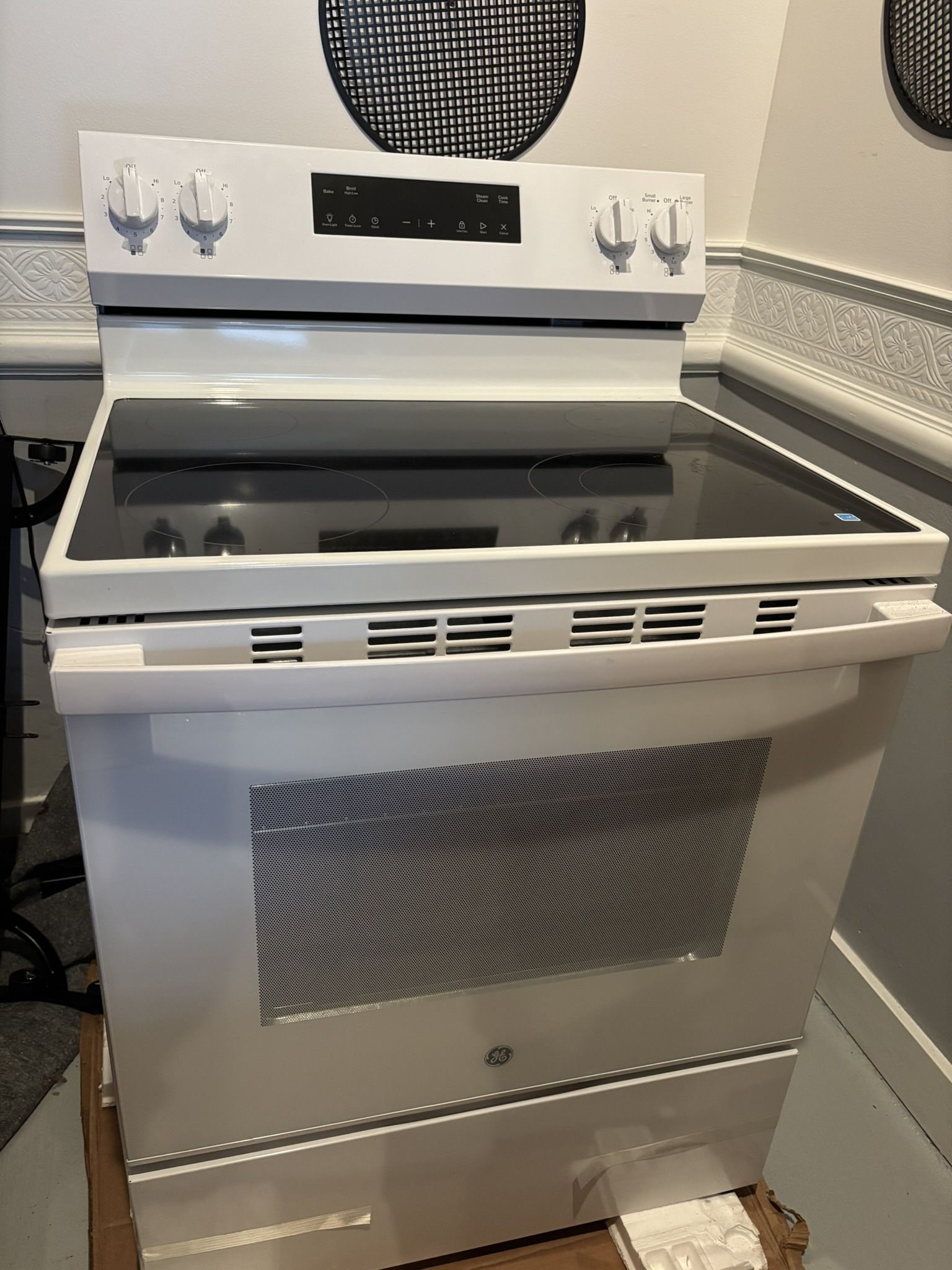 GE 4 Element Stove . New