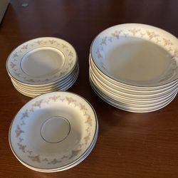 Dinner Plates Set