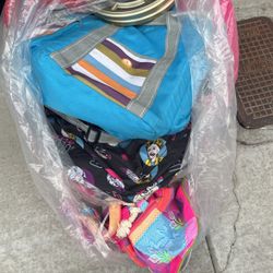Ropa,bolsas,zaparos 