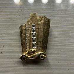 Art DECO style M JENT brooch Building skyscraper and old car vintage signed