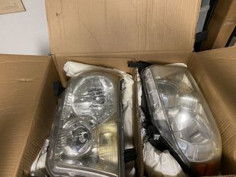 2013 tundra headlights left and right