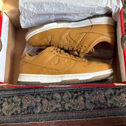 Women’s Wheat Low Nike Dunk 