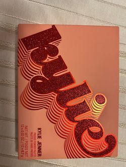 Kylie Jenner Pressed Powder Eyeshadow Palette