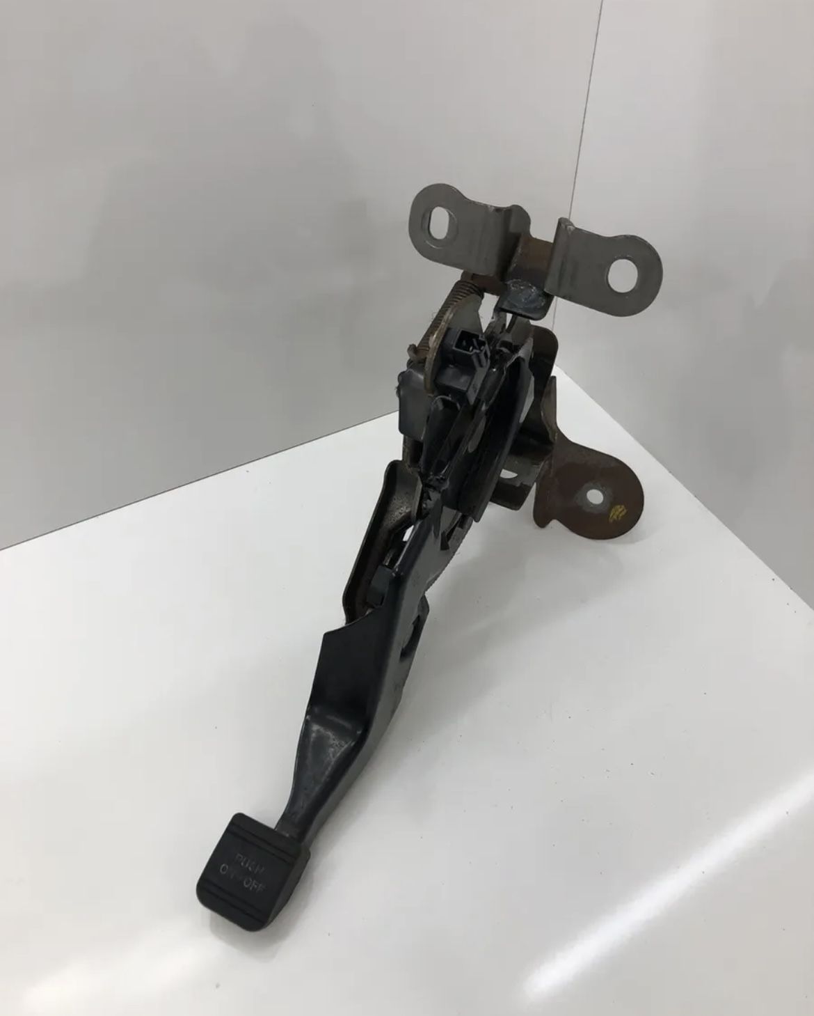2006-2010 Infiniti M35 M35x M45 M45x Parking Brake Pedal Oem