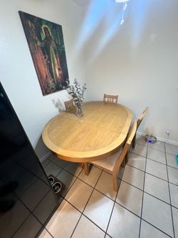 Oval dinning table set