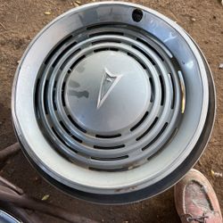 Pontiac Hubcap