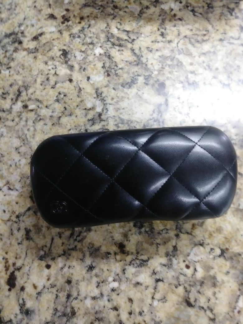 Original chanel sunglasses case