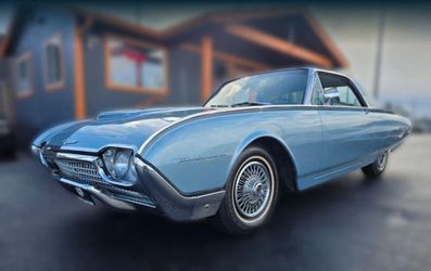 1962 Ford Thunderbird