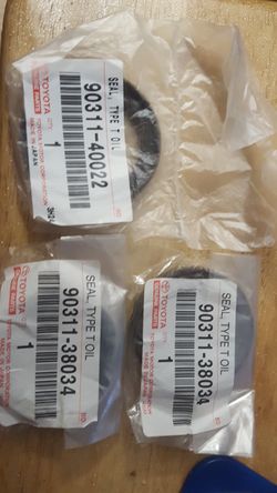 Cam and crank seals Toyota 3.3L engine