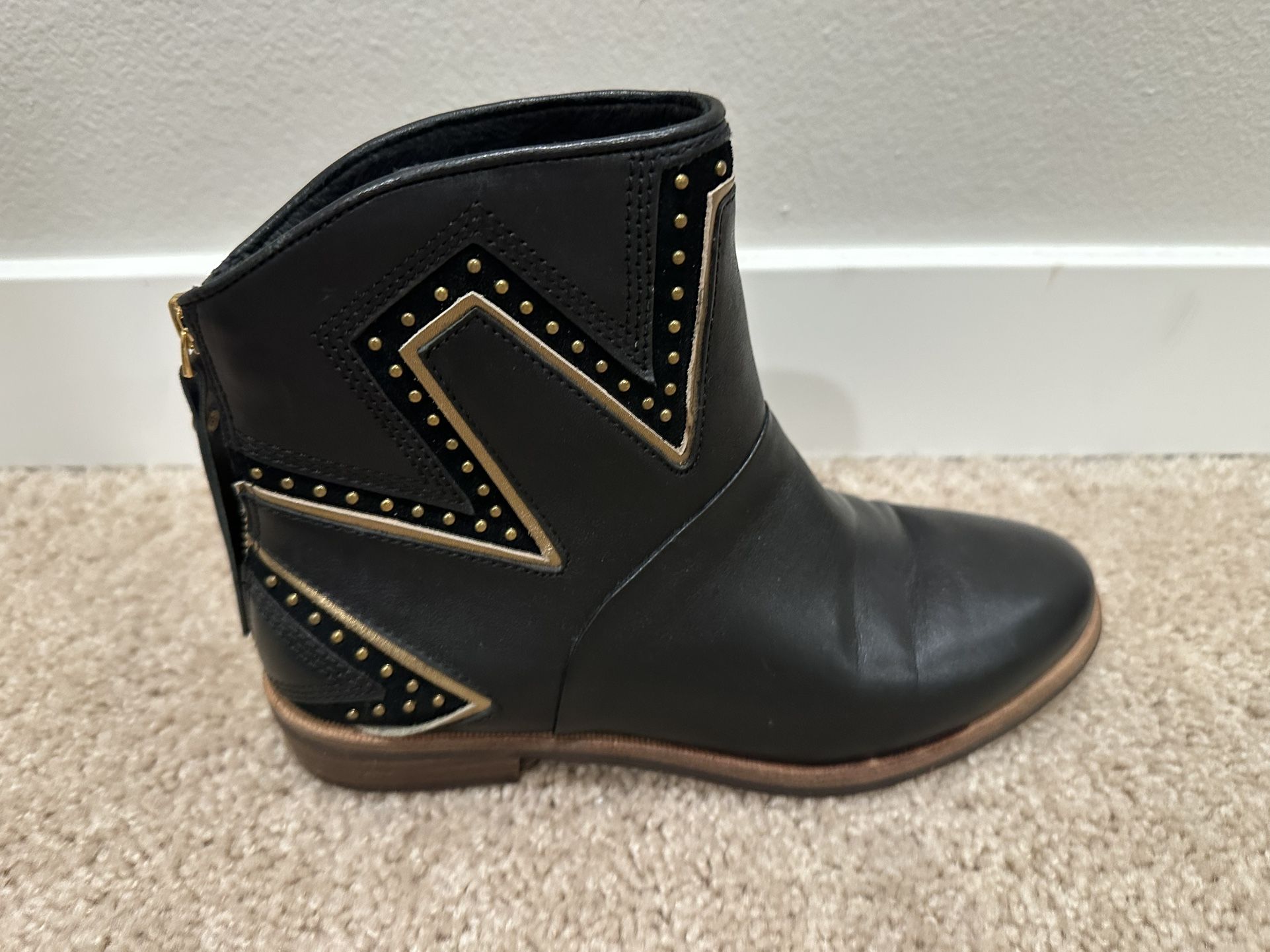 Ugg Lars Black Ankle Leather Boots Size 6 Womens