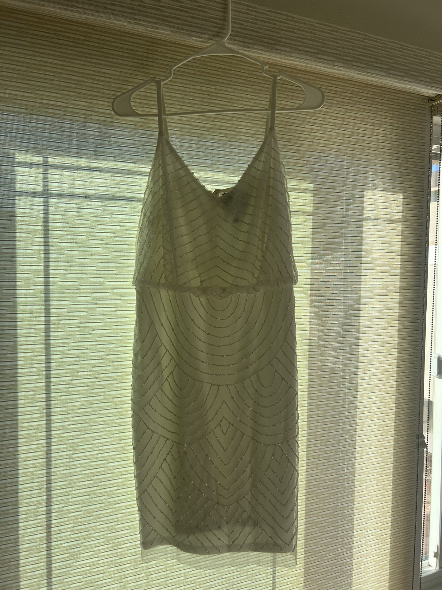 Elegant White Adrianna Papell Beaded Cocktail Dress