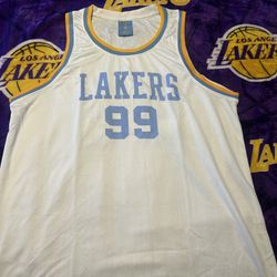Lakers Jersey Giveaway