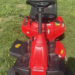 Craftsman 30 Inch Lawn Tractor Riding Mower, R110 Great Condition.  Low Hours. No Issues