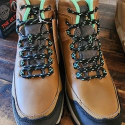 HIKING BOOTS (WOMEN )