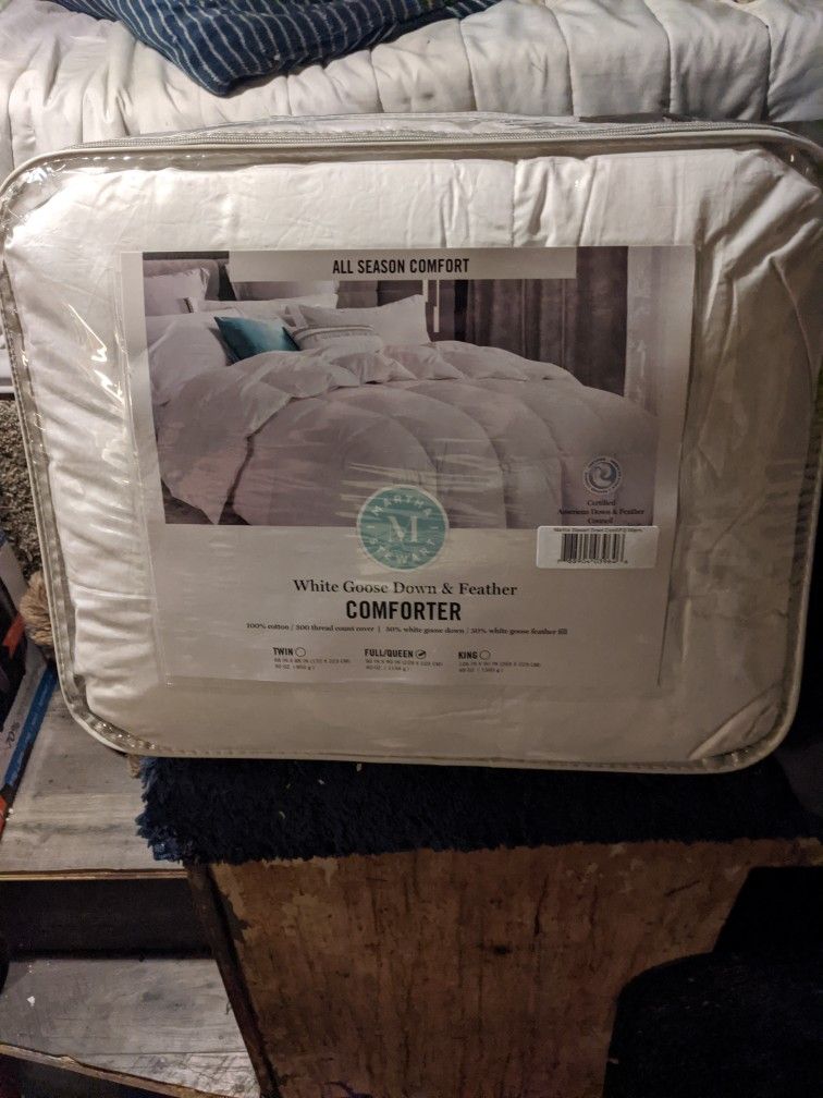 Martha Stewart White Goose Down & Feather Comfortor