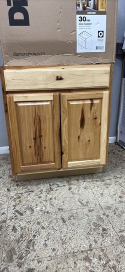 Diamond Now 30” Base Cabinet