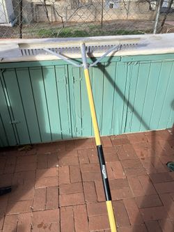 LANDSCAPING RAKE