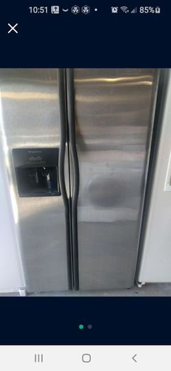 22.6 Cu Ft Stainless Steel Refrigerator 