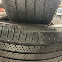 2 used tires 215/60/17 HANKOOK KINERGY GR 
