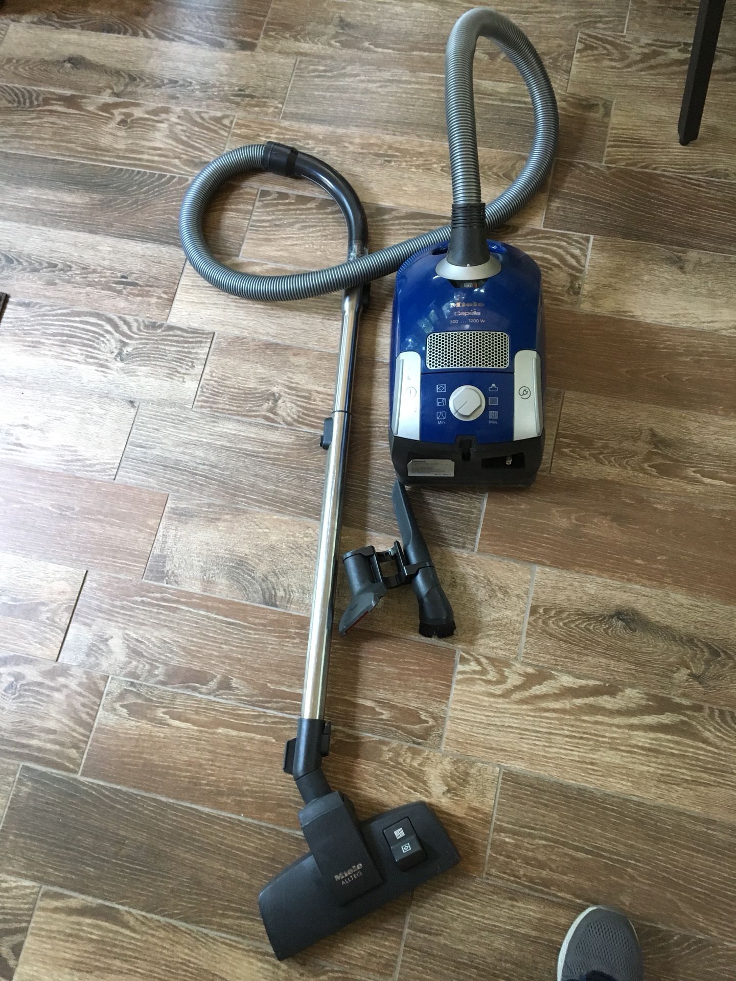 Miele Capella Canister vacuum Cleaner