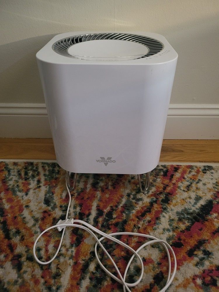 Vornado "Qube" HEPA Rated Air Purifier - Clean Air! Stylish Design! Great For Allergies, Smoke, Etc