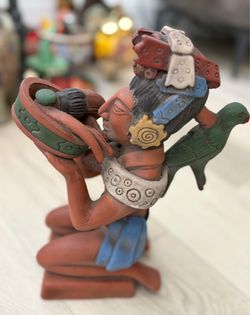 ESCULTURA MAYA HECHA A MANO.
