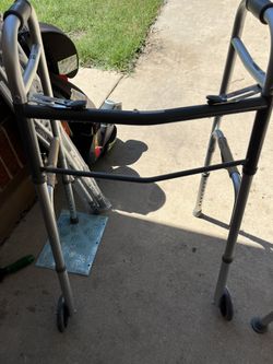 Walker With Wheels