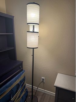 3 bulb lamp