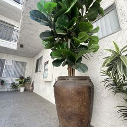 Maceta Grande con Planta Artificial( big pot big pot and artificial plant)