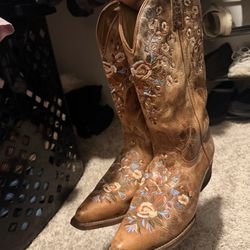 Woman’s Boots 