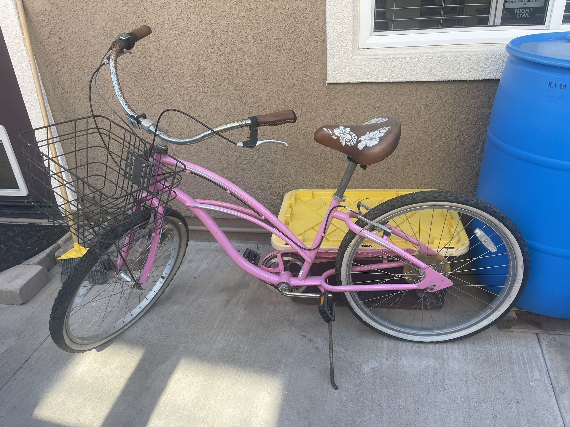 PENDING PICK UP -2 Electra Beach Cruisers