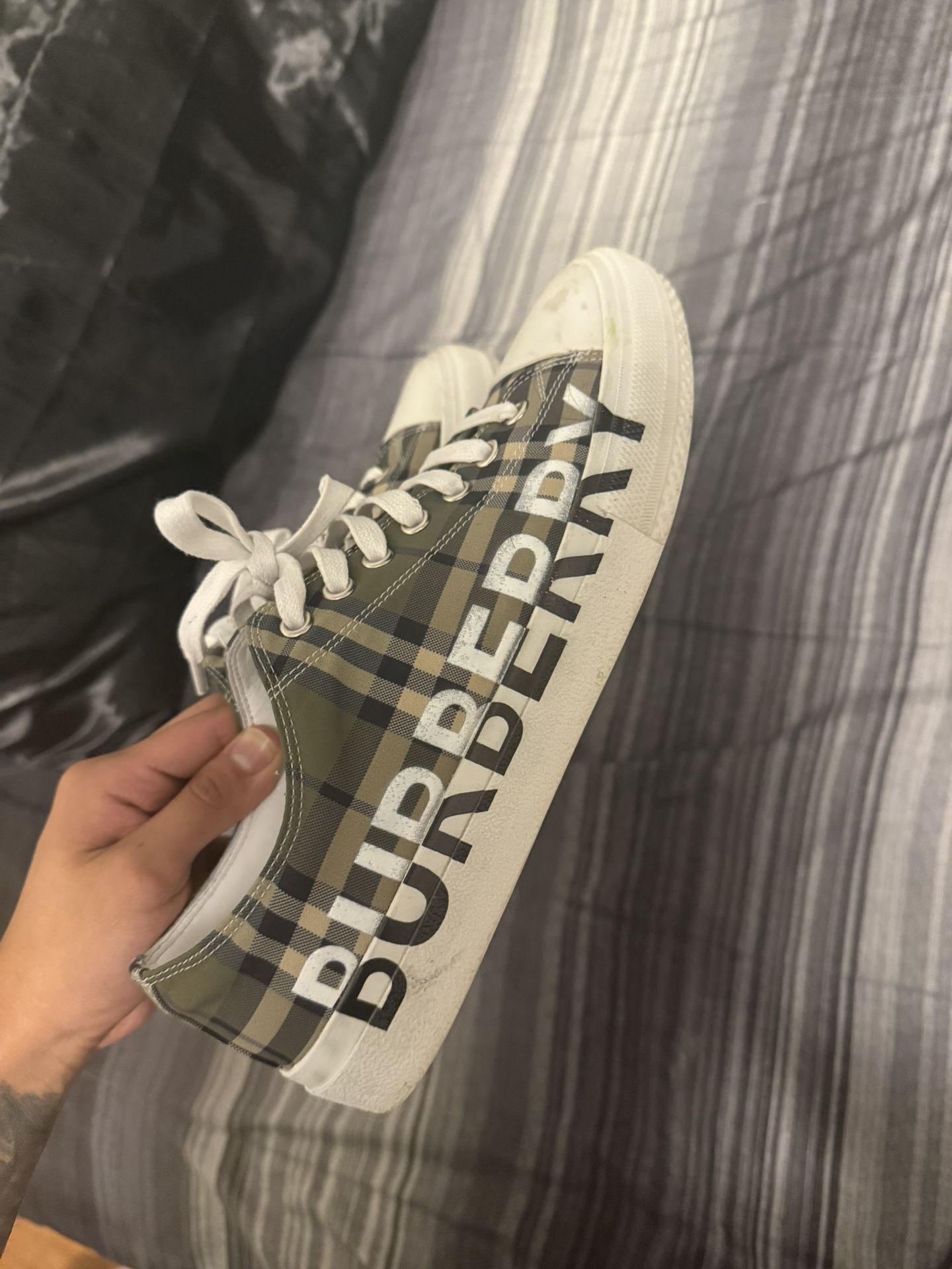 Burberry shoes 