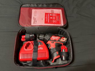Milwaukee M12 3/8" Cordless Drill/Driver Kit with 2 Batteries, Charger and Bag